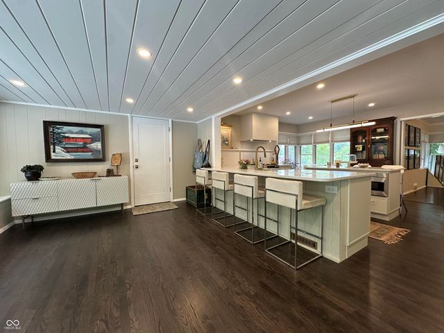 6976 Washington Boulevard, Indianapolis, IN 46220