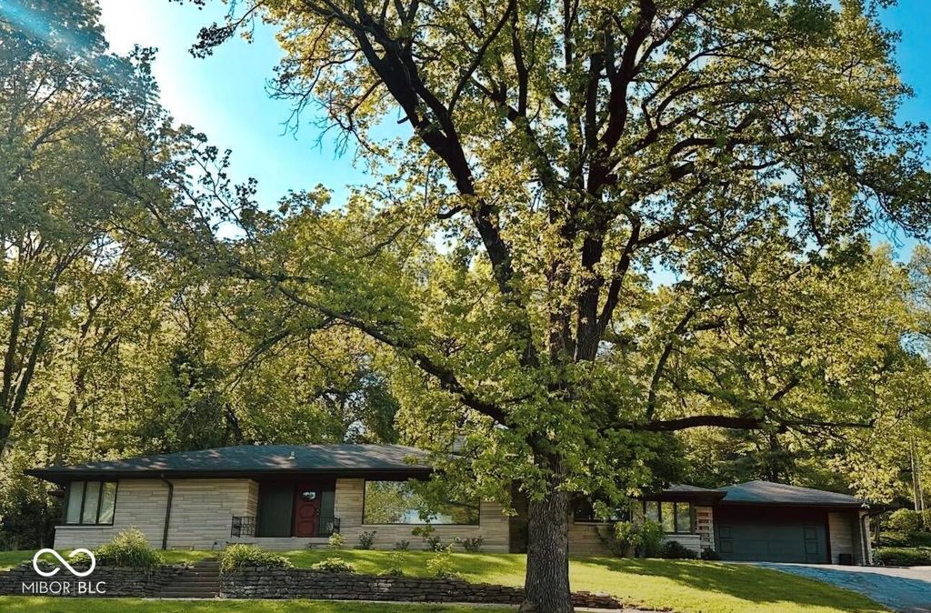6976 Washington Boulevard, Indianapolis, IN 46220