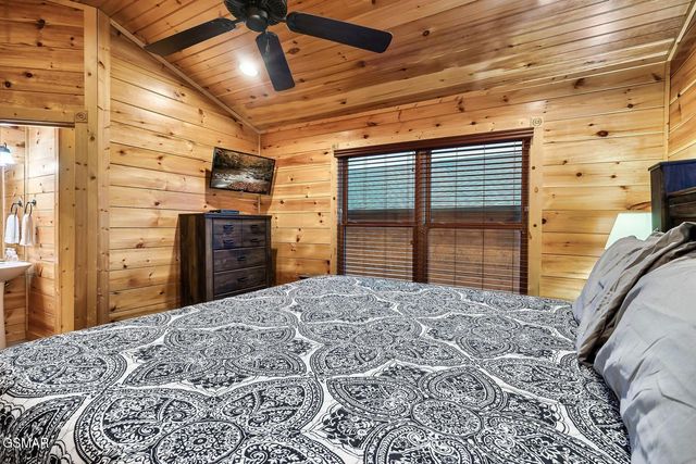 852 Resort Way, Gatlinburg, TN 37738