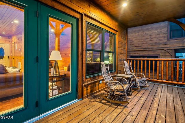 852 Resort Way, Gatlinburg, TN 37738