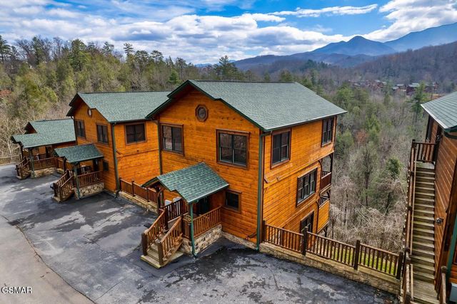 852 Resort Way, Gatlinburg, TN 37738