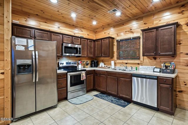 852 Resort Way, Gatlinburg, TN 37738