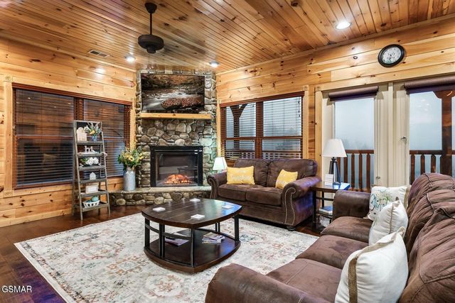 852 Resort Way, Gatlinburg, TN 37738