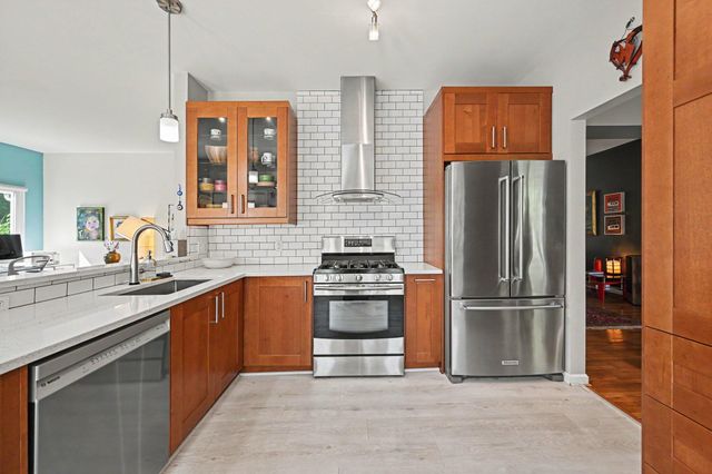 3215 Fenview Drive, Ann Arbor, MI 48108