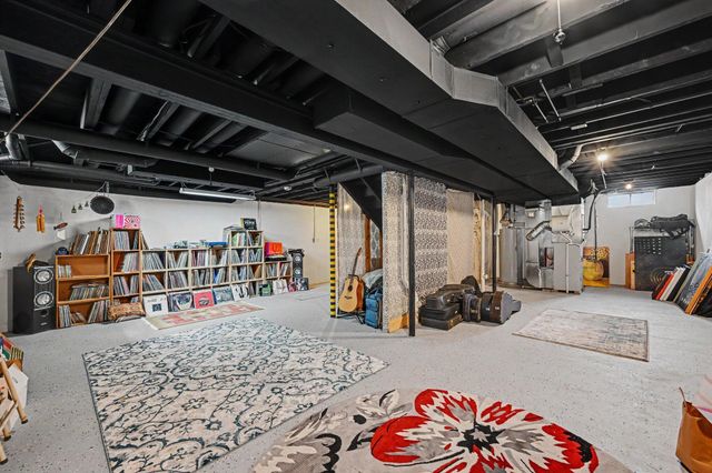 3215 Fenview Drive, Ann Arbor, MI 48108
