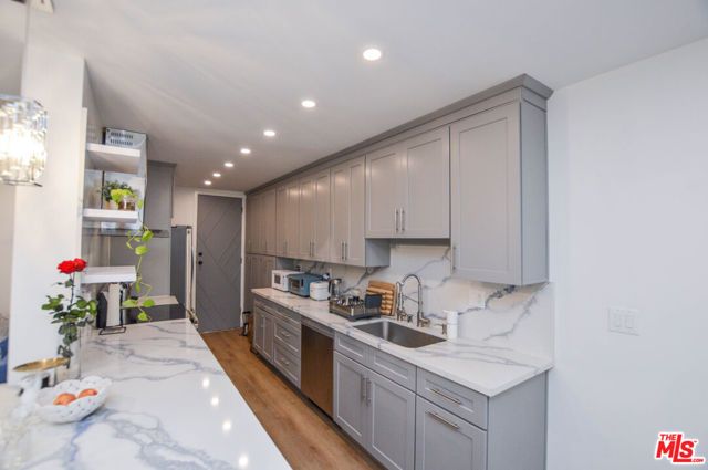 8738 Delgany Avenue 107, Playa Del Rey (los Angeles), CA 90293