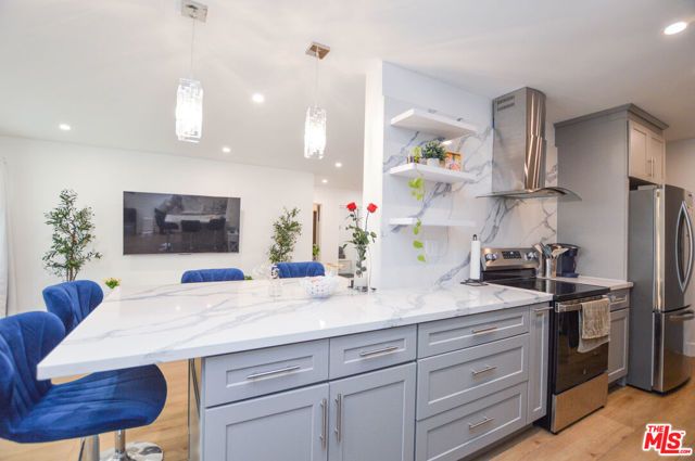 8738 Delgany Avenue 107, Playa Del Rey (los Angeles), CA 90293