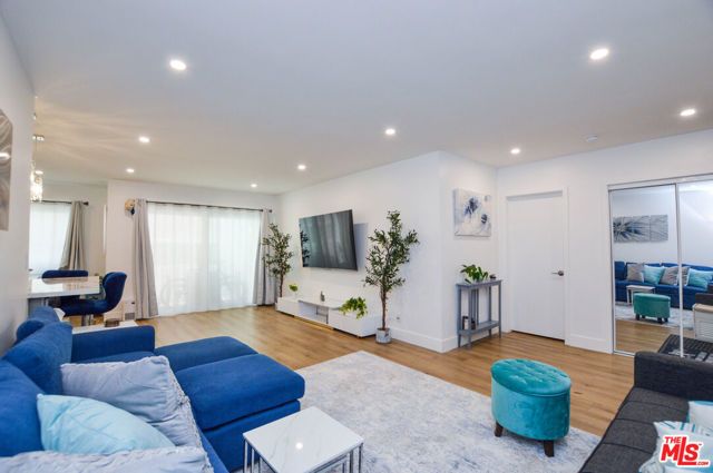 8738 Delgany Avenue 107, Playa Del Rey (los Angeles), CA 90293