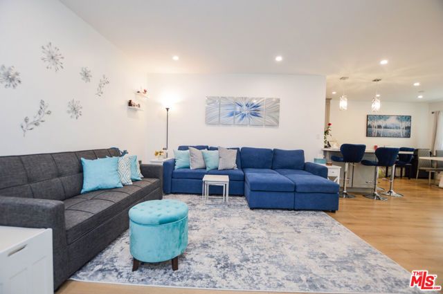 8738 Delgany Avenue 107, Playa Del Rey (los Angeles), CA 90293