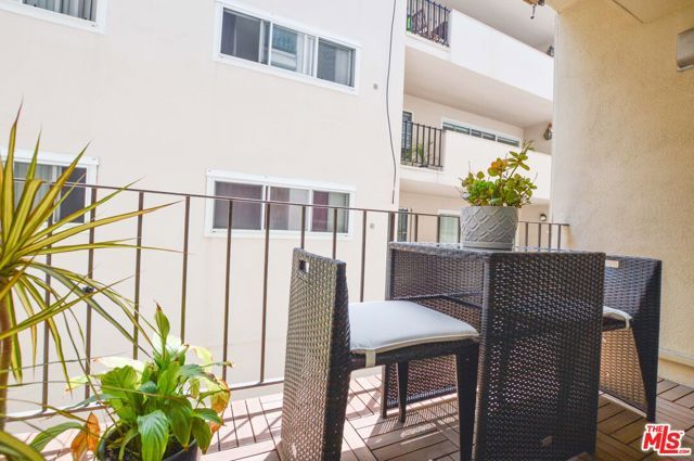 8738 Delgany Avenue 107, Playa Del Rey (los Angeles), CA 90293