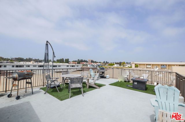 8738 Delgany Avenue 107, Playa Del Rey (los Angeles), CA 90293