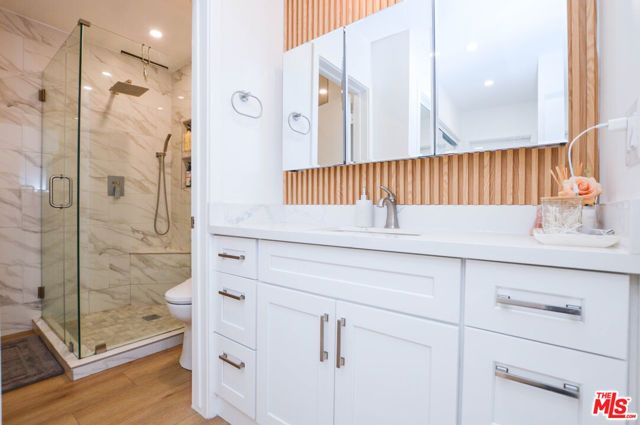 8738 Delgany Avenue 107, Playa Del Rey (los Angeles), CA 90293