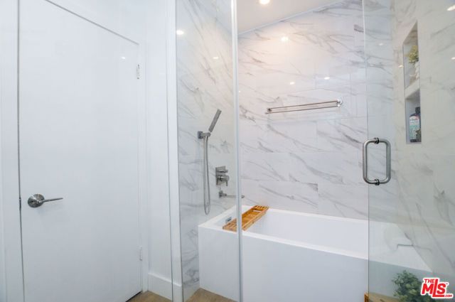 8738 Delgany Avenue 107, Playa Del Rey (los Angeles), CA 90293