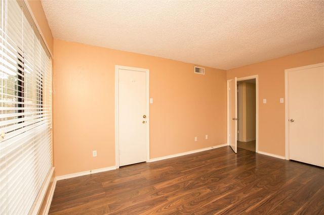 5840 Spring Valley Road 909, Dallas, TX 75254
