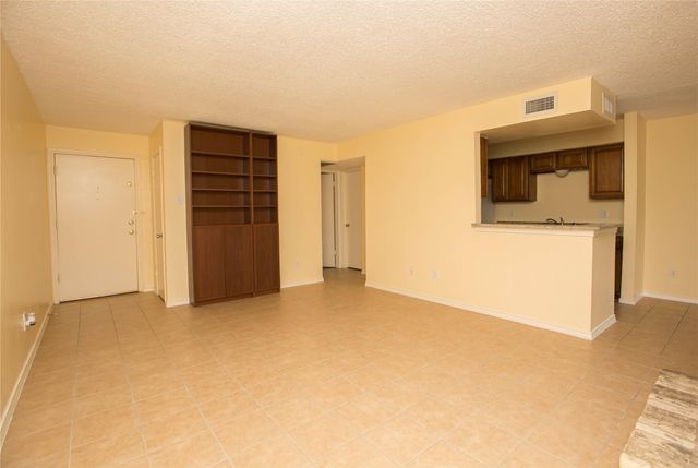 5840 Spring Valley Road 909, Dallas, TX 75254