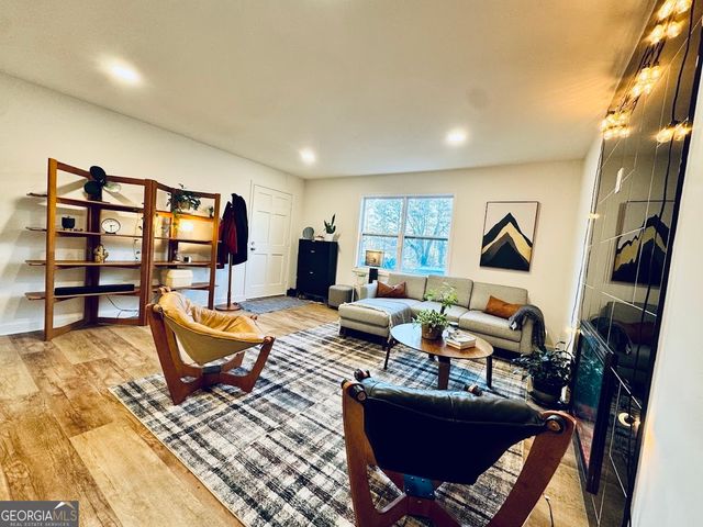 275 Winding River Road C, Atlanta, GA 30350