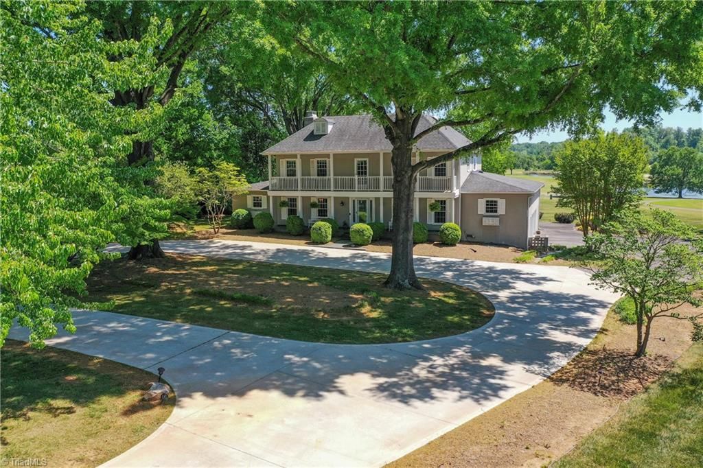 216 Juniper Circle, Bermuda Run, NC 27006