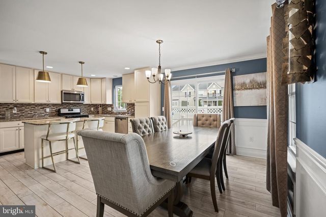 807 LEXINGTON MEWS, Swedesboro, NJ 08085