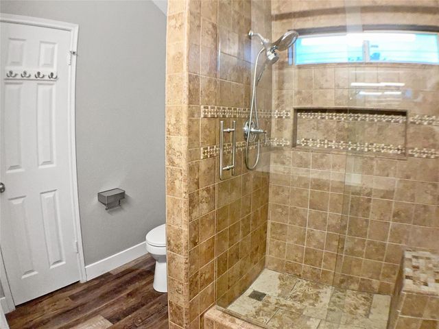 1608 Mallard LN, Taylor, TX 76574