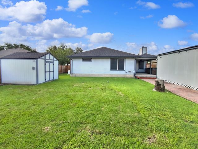 1608 Mallard LN, Taylor, TX 76574