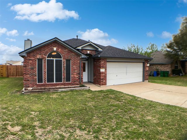 1608 Mallard LN, Taylor, TX 76574