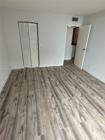 200 SE 15th Rd 15H, Miami, FL 33129