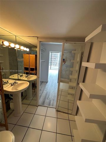 200 SE 15th Rd 15H, Miami, FL 33129