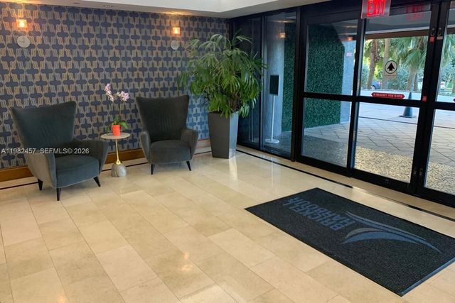 200 SE 15th Rd 15H, Miami, FL 33129