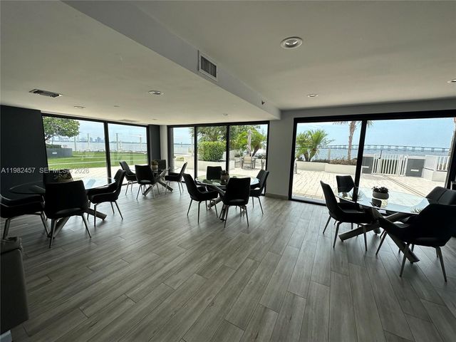 200 SE 15th Rd 15H, Miami, FL 33129