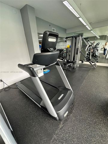 200 SE 15th Rd 15H, Miami, FL 33129