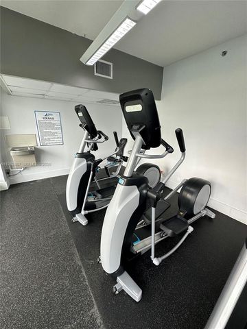 200 SE 15th Rd 15H, Miami, FL 33129