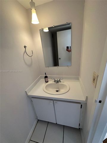 200 SE 15th Rd 15H, Miami, FL 33129