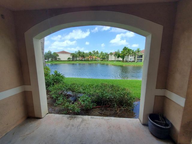 8070 N NOB HILL Road 106, Tamarac, FL 33321