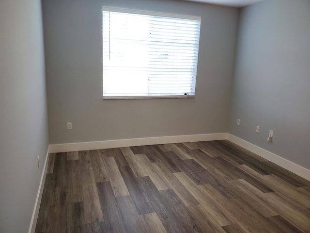 8070 N NOB HILL Road 106, Tamarac, FL 33321