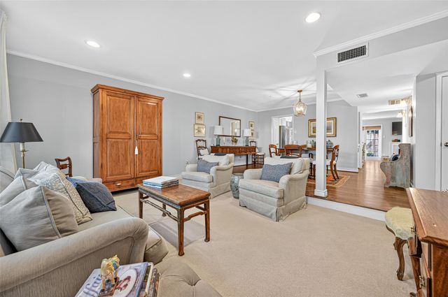 8932 Chatsworth Drive 8932, Houston, TX 77024
