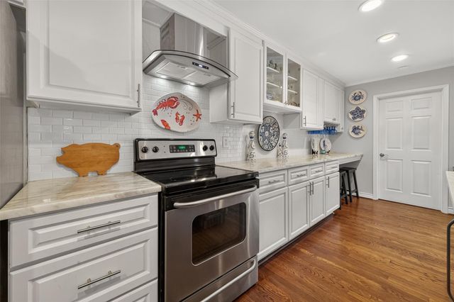 8932 Chatsworth Drive 8932, Houston, TX 77024