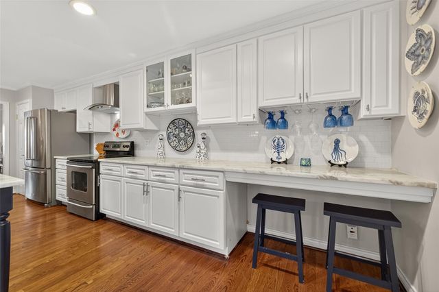 8932 Chatsworth Drive 8932, Houston, TX 77024