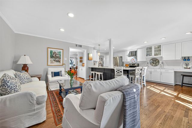 8932 Chatsworth Drive 8932, Houston, TX 77024