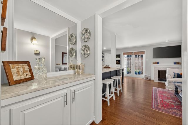 8932 Chatsworth Drive 8932, Houston, TX 77024