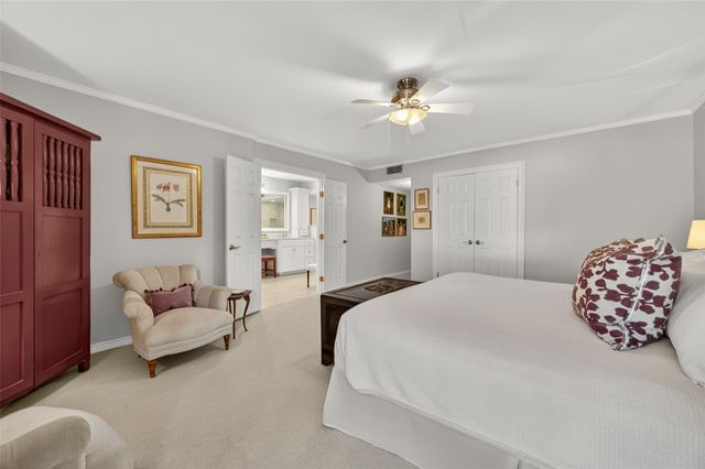 8932 Chatsworth Drive 8932, Houston, TX 77024