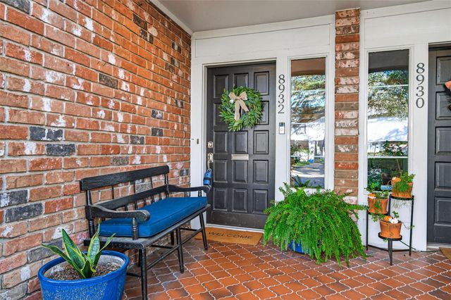 8932 Chatsworth Drive 8932, Houston, TX 77024