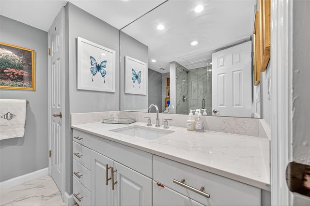 8932 Chatsworth Drive 8932, Houston, TX 77024