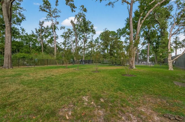 8932 Chatsworth Drive 8932, Houston, TX 77024