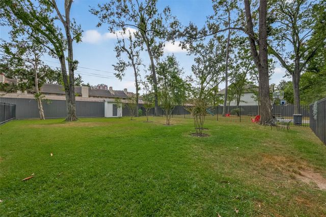 8932 Chatsworth Drive 8932, Houston, TX 77024