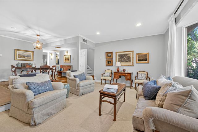 8932 Chatsworth Drive 8932, Houston, TX 77024