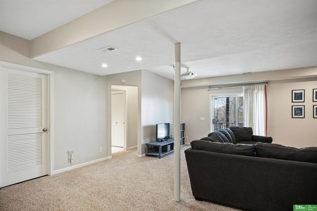 3805 S 202nd Street, Omaha, NE 68130