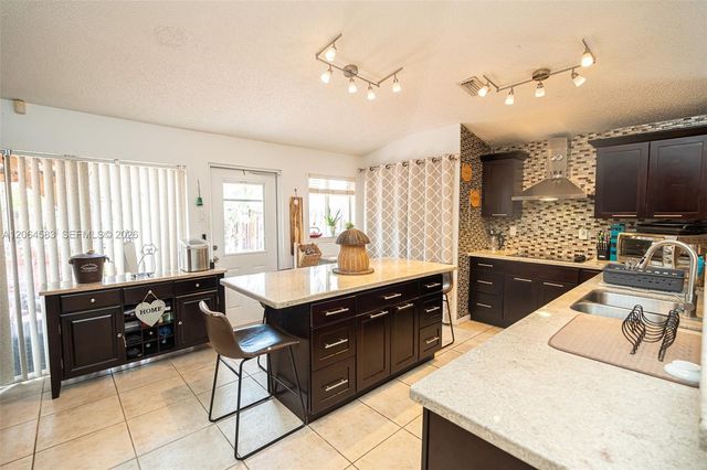 21445 SW 89th Path, Cutler Bay, FL 33189