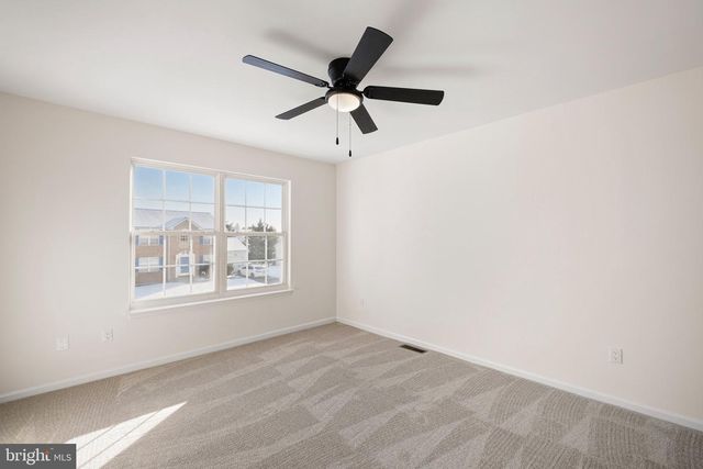 815 BRANT DR, New Castle, DE 19720