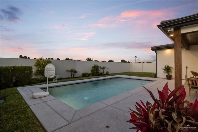 2709 W Duke Drive, Edinburg, TX 78539