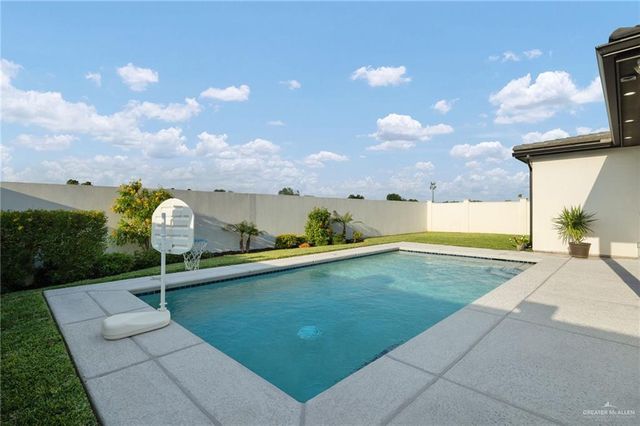 2709 W Duke Drive, Edinburg, TX 78539